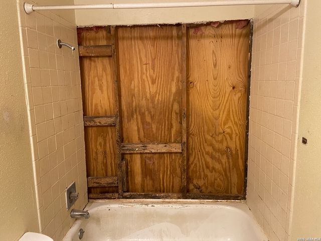 5807 OAK RUN ST, San Antonio, TX 78247