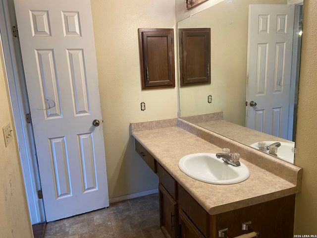 5807 OAK RUN ST, San Antonio, TX 78247