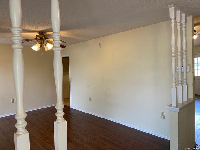 5807 OAK RUN ST, San Antonio, TX 78247