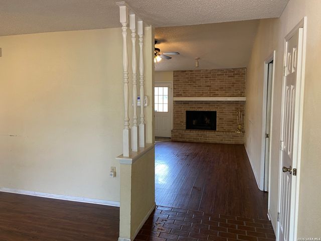 5807 OAK RUN ST, San Antonio, TX 78247