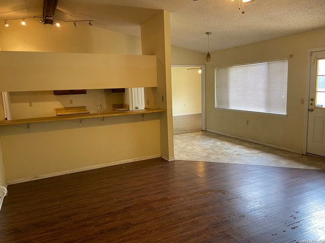 5807 OAK RUN ST, San Antonio, TX 78247