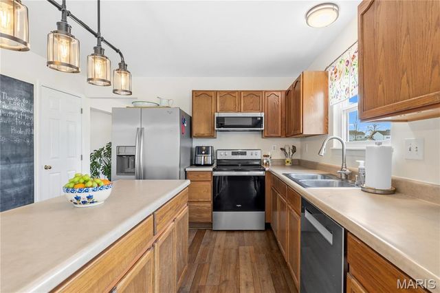 703 Timber Oaks Drive, Wentzville, MO 63385