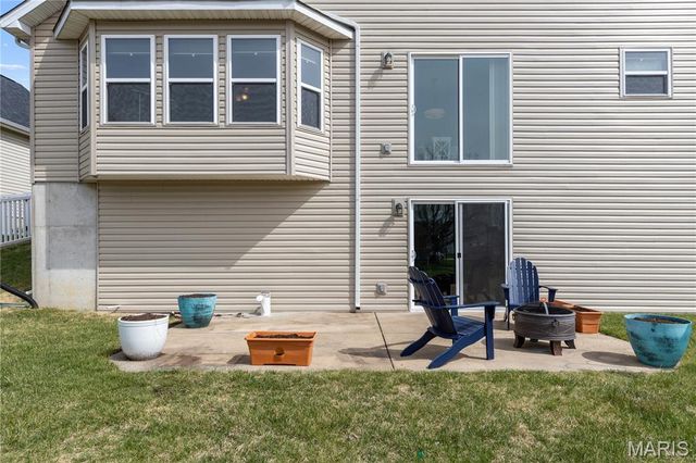 703 Timber Oaks Drive, Wentzville, MO 63385