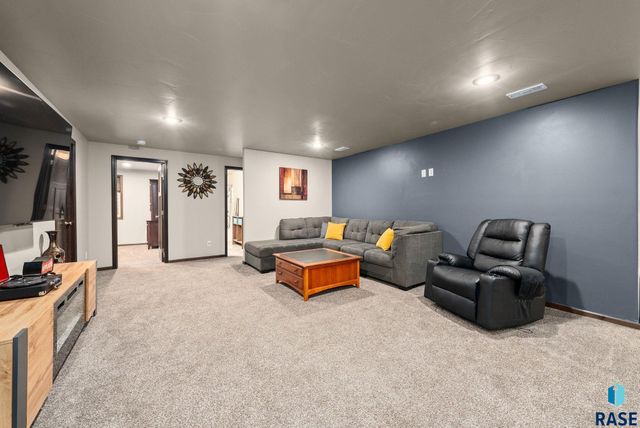 6341 S Badlands Ct Court, Sioux Falls, SD 57108