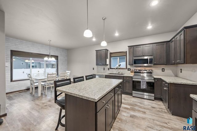 6341 S Badlands Ct Court, Sioux Falls, SD 57108