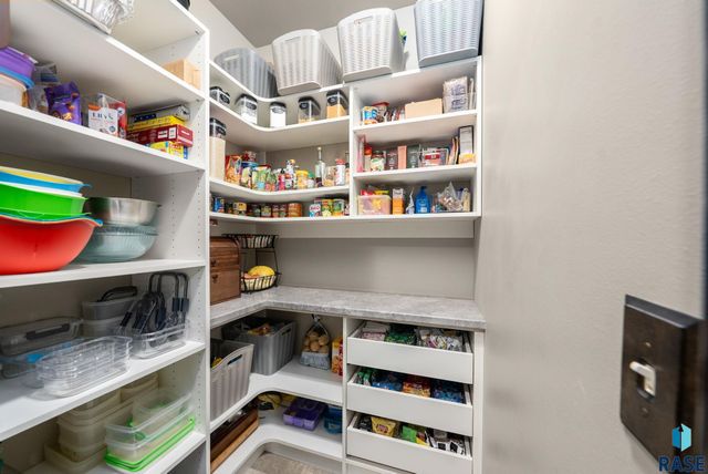 6341 S Badlands Ct Court, Sioux Falls, SD 57108