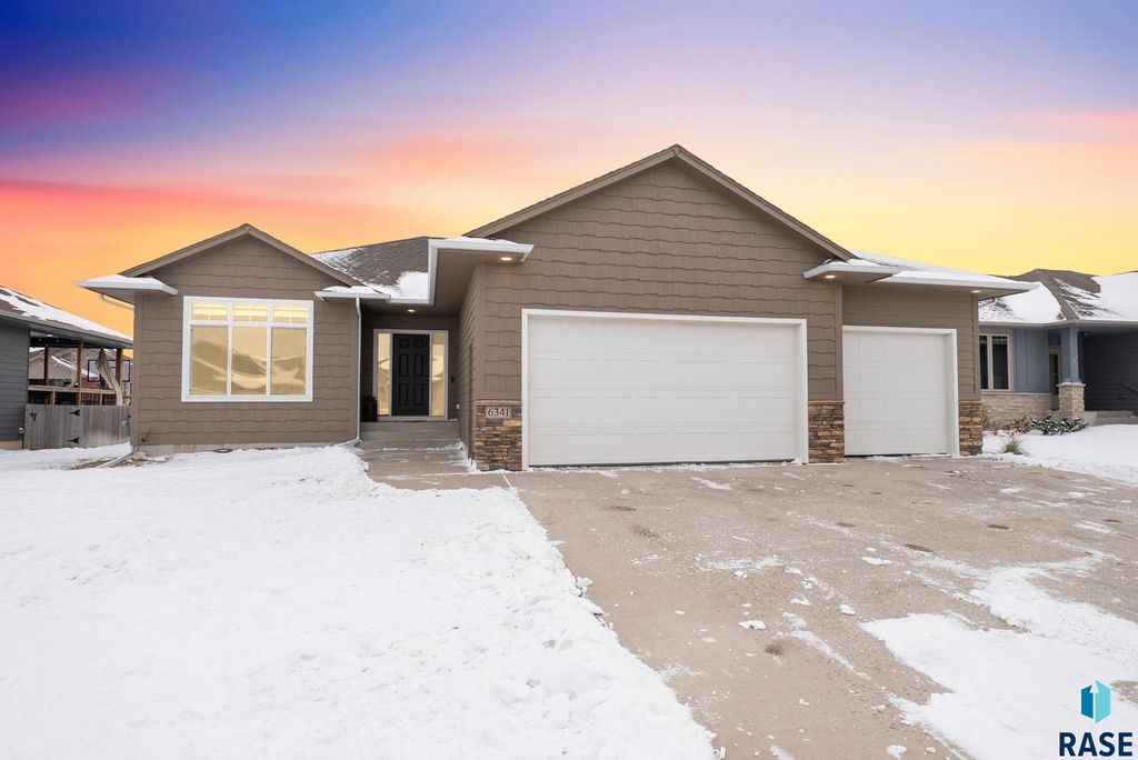 6341 S Badlands Ct Court, Sioux Falls, SD 57108