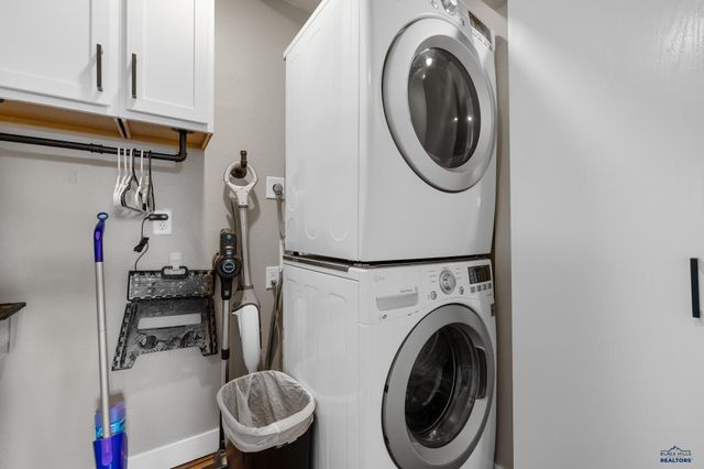 2734 EDEN LN, Rapid City, SD 57703