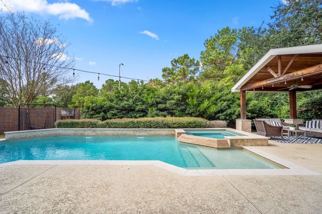 10203 Earlington Manor Drive, Spring, TX 77379