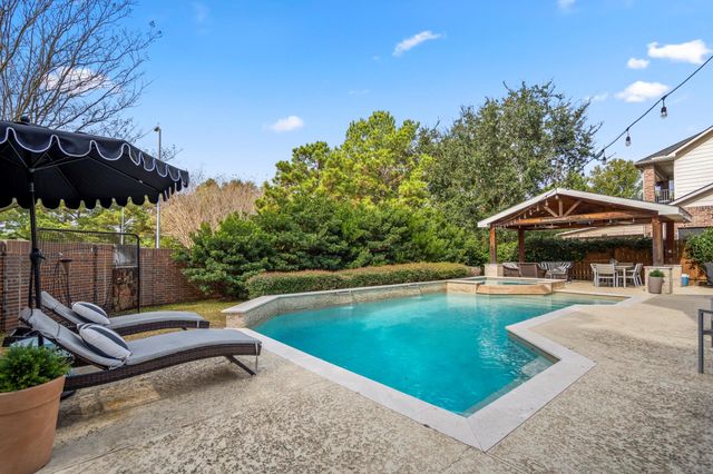 10203 Earlington Manor Drive, Spring, TX 77379