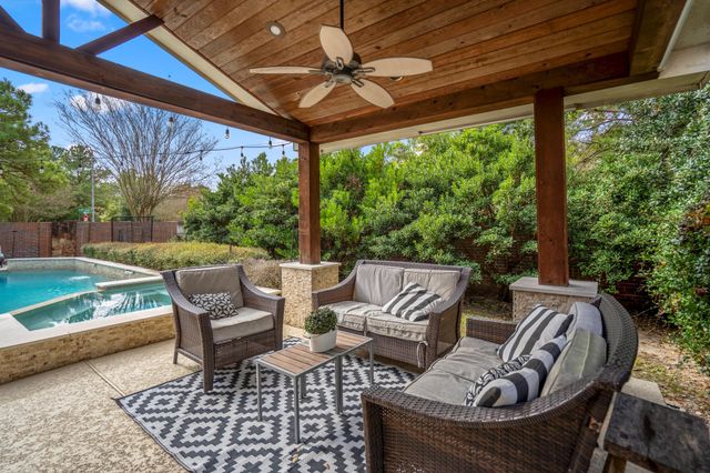 10203 Earlington Manor Drive, Spring, TX 77379