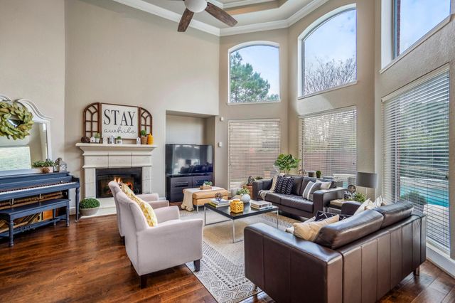 10203 Earlington Manor Drive, Spring, TX 77379