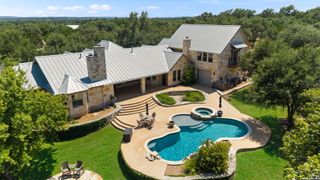 824 WATERSTONE PKWY, Boerne, TX 78006
