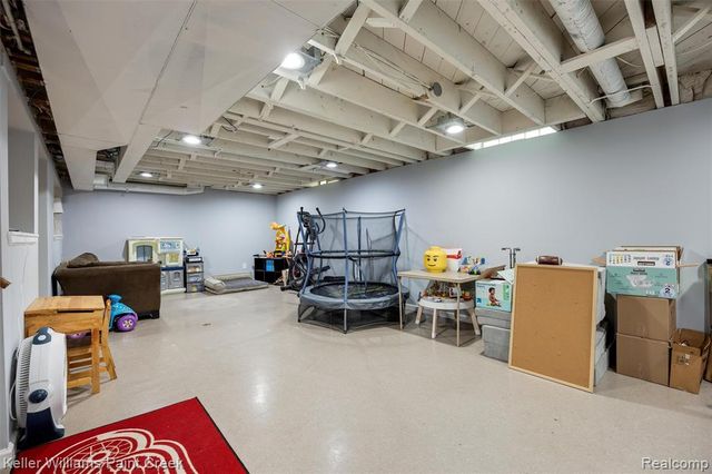 5153 Busch Avenue, Warren, MI 48091