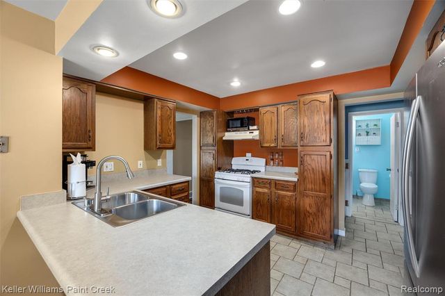 5153 Busch Avenue, Warren, MI 48091