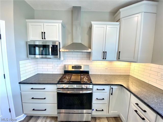 3450 Wicker Street NE, Uniontown, OH 44721
