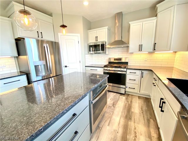 3450 Wicker Street NE, Uniontown, OH 44721