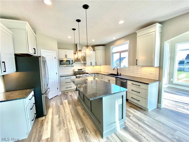 3450 Wicker Street NE, Uniontown, OH 44721