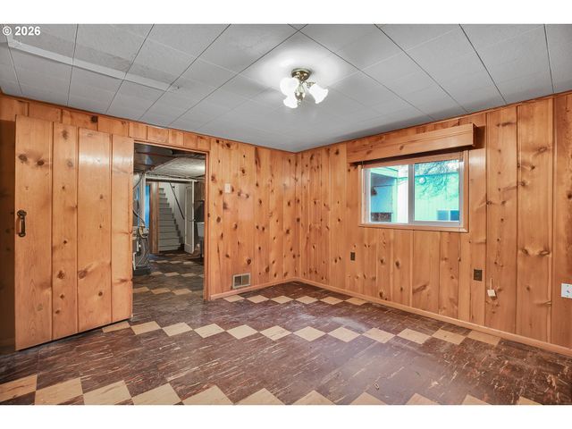 1909 Ne 49TH St, Vancouver, WA 98663