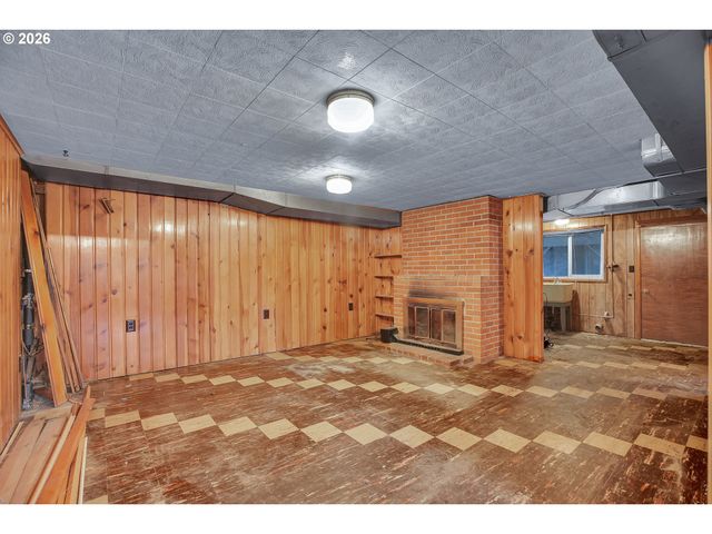 1909 Ne 49TH St, Vancouver, WA 98663