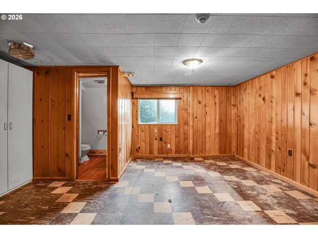 1909 Ne 49TH St, Vancouver, WA 98663