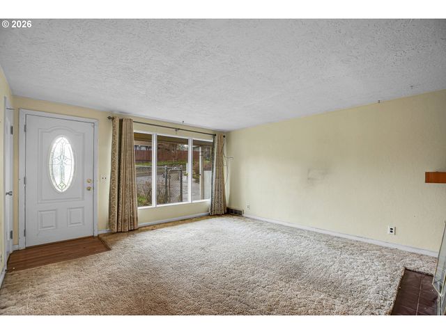 1909 Ne 49TH St, Vancouver, WA 98663