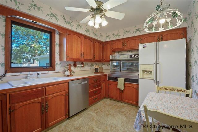 3240 FIR DR, Cheyenne, WY 82001