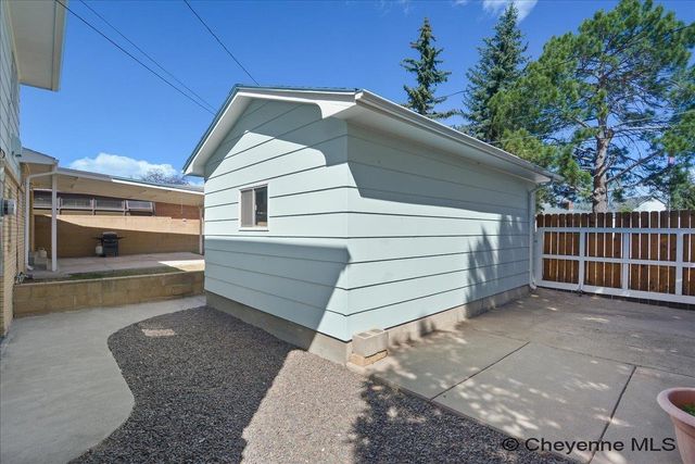 3240 FIR DR, Cheyenne, WY 82001