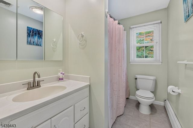 5 Drexel Ct, Parsippany-troy Hills Twp., NJ 07005