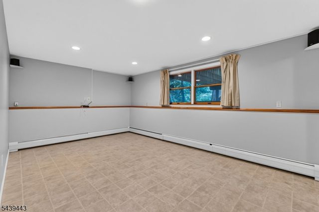 5 Drexel Ct, Parsippany-troy Hills Twp., NJ 07005