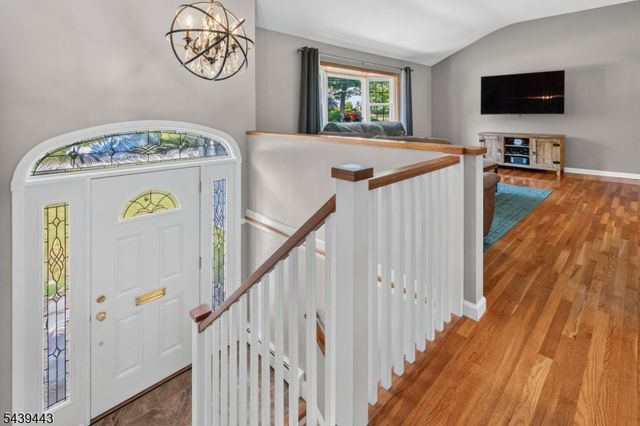 5 Drexel Ct, Parsippany-troy Hills Twp., NJ 07005
