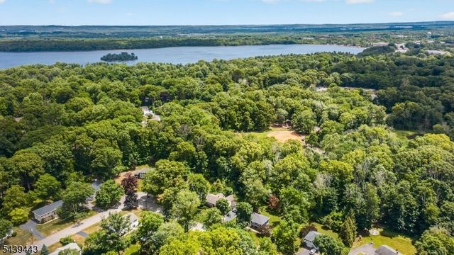5 Drexel Ct, Parsippany-troy Hills Twp., NJ 07005