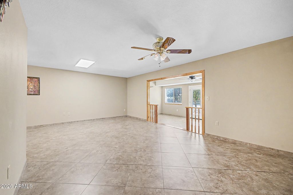 10431 W EL CAPITAN Circle, Sun City, AZ 85351 — photo 5