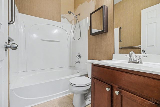 2047 Commons Circle, Batavia, OH 45103