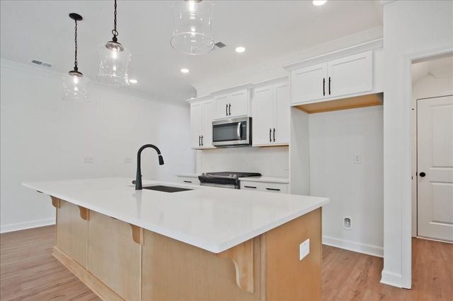 542 Feldspar Way, Lawrenceville, GA 30043