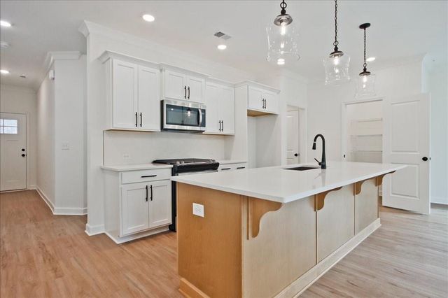 542 Feldspar Way, Lawrenceville, GA 30043