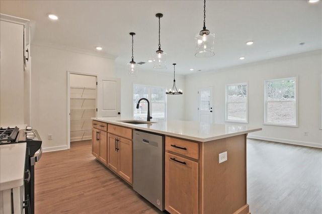 542 Feldspar Way, Lawrenceville, GA 30043