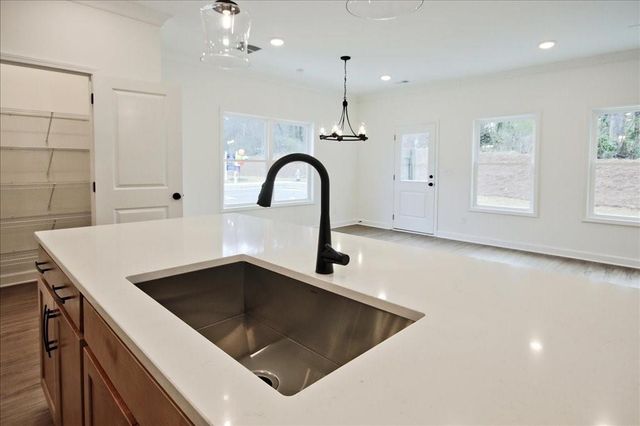 542 Feldspar Way, Lawrenceville, GA 30043