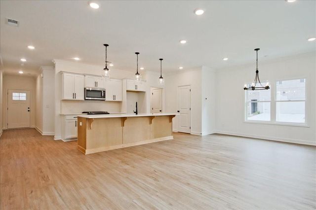 542 Feldspar Way, Lawrenceville, GA 30043