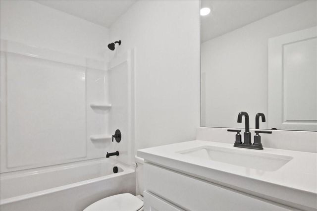 542 Feldspar Way, Lawrenceville, GA 30043