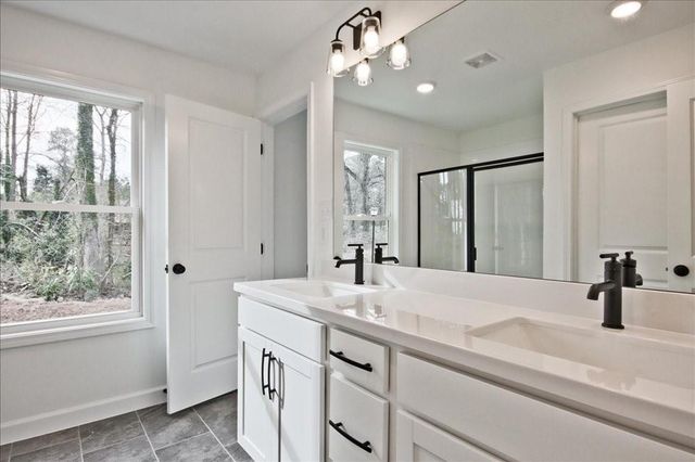 542 Feldspar Way, Lawrenceville, GA 30043