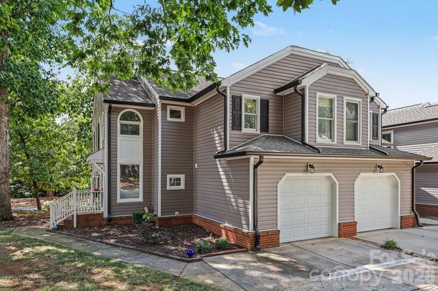 8609 Fox Chase Lane, Charlotte, NC 28269