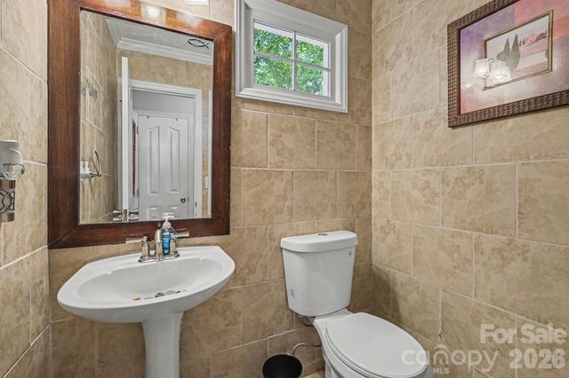 8609 Fox Chase Lane, Charlotte, NC 28269