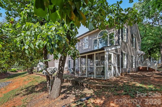 8609 Fox Chase Lane, Charlotte, NC 28269