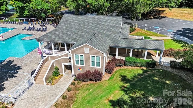 8609 Fox Chase Lane, Charlotte, NC 28269