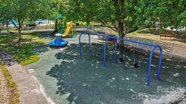 8609 Fox Chase Lane, Charlotte, NC 28269