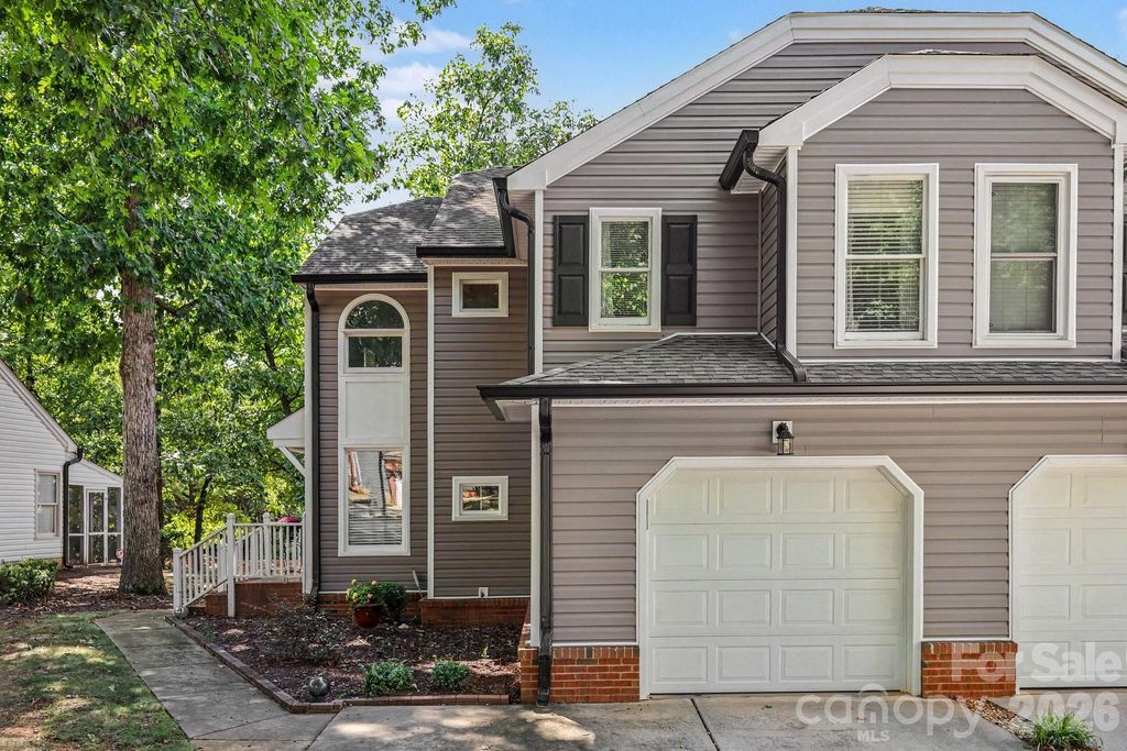 8609 Fox Chase Lane, Charlotte, NC 28269