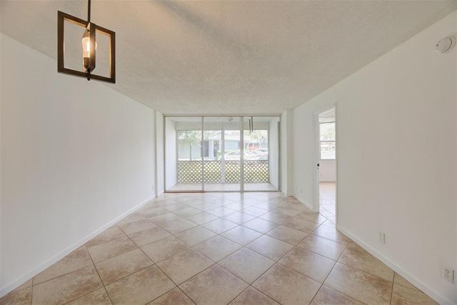 113 ROYAL PARK Drive 1H, Oakland Park, FL 33309