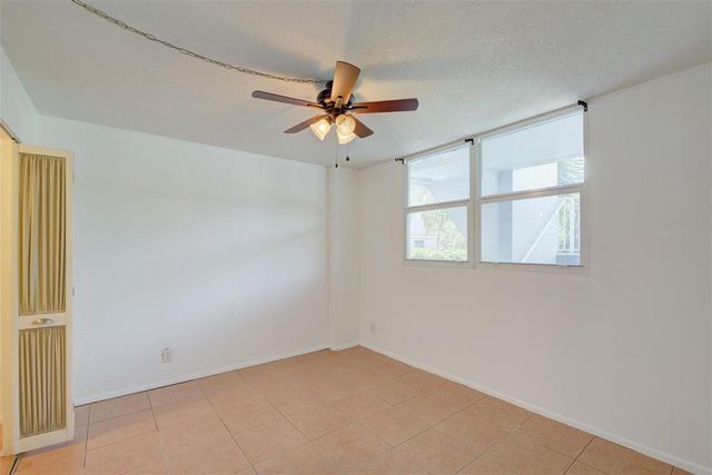 113 ROYAL PARK Drive 1H, Oakland Park, FL 33309