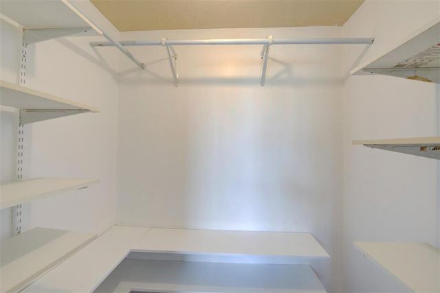 113 ROYAL PARK Drive 1H, Oakland Park, FL 33309